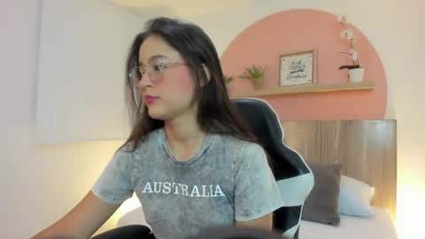 Snapshot of ivette_swan chatting on 05/06/26, 07:41 I V E T T E online show from 05/06/26, 07:41