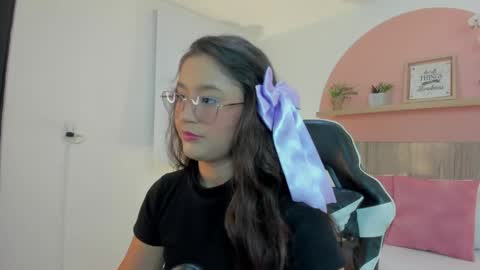 Snapshot of ivette_swan chatting on 05/13/26, 07:55 I V E T T E online show from 05/13/26, 07:55