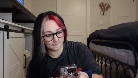 ivey jade online show from 10/21/25, 04:57