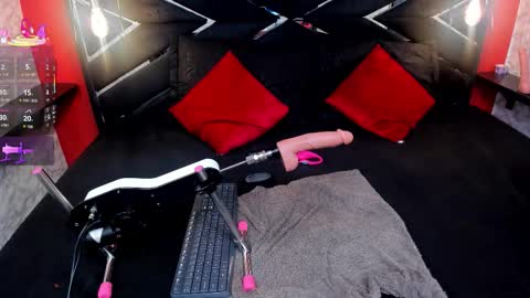 Ivis  online show from 11/22/25, 01:10