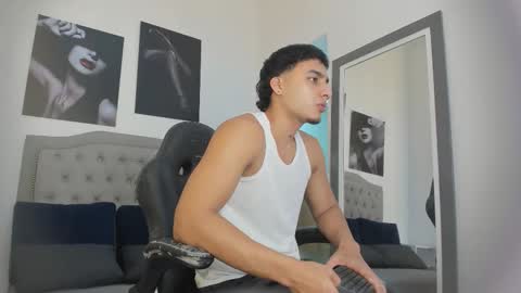Snapshot of ivo_beischel chatting on 10/15/25, 04:34 Ivo Beischel online show from 10/15/25, 04:34