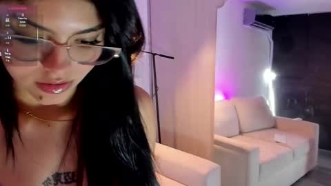 Snapshot of ivon_foxx chatting on 09/17/25, 02:46 Ivon online show from 09/17/25, 02:46