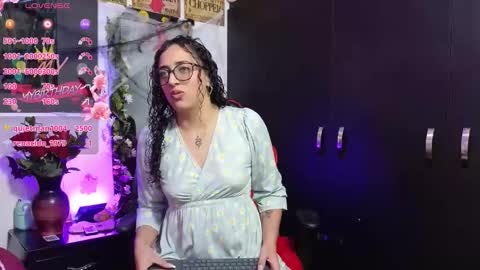Snapshot of ivonemoon chatting on 10/18/25, 07:25 ivonemoon online show from 10/18/25, 07:25