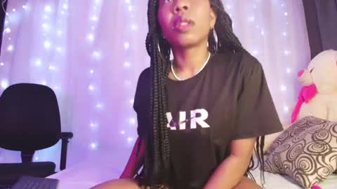 Snapshot of ivonjoness chatting on 03/10/25, 03:34  Ivon  Miss Jones  online show from 03/10/25, 03:34