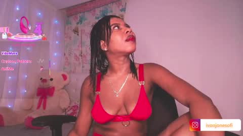 Snapshot of ivonjoness chatting on 10/22/25, 02:56  Ivon  Miss Jones  online show from 10/22/25, 02:56