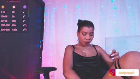 Snapshot of ivonjoness chatting on 10/29/25, 02:58  Ivon  Miss Jones  online show from 10/29/25, 02:58
