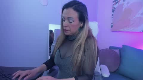 Ivonne online show from 04/22/26, 01:12