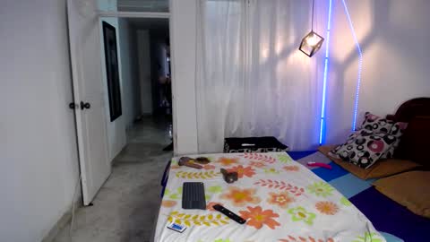 Snapshot of ivonne__hot chatting on 01/08/25, 08:18 ivonne__hot online show from 01/08/25, 08:18