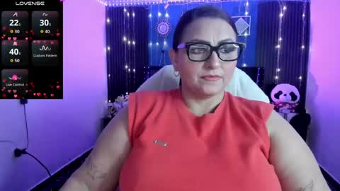 Snapshot of ivonnee17_ chatting on 05/02/26, 03:33 Ivonne online show from 05/02/26, 03:33