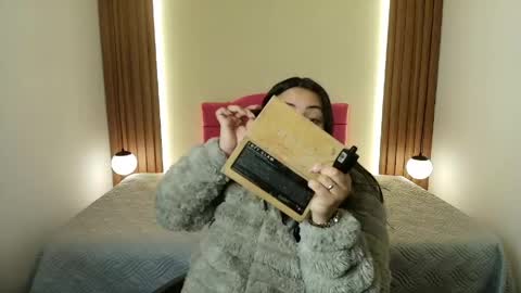 I V O N N E R O S S online show from 04/21/26, 11:49