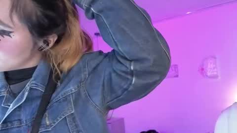 Ivonny online show from 03/25/26, 12:00