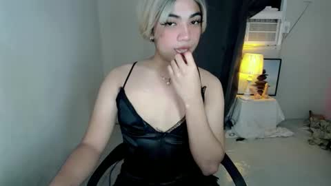 Snapshot of ivory_delight chatting on 12/01/25, 04:12 ivory_delight online show from 12/01/25, 04:12