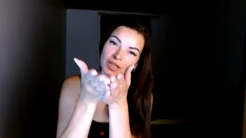 Snapshot of ivorymuse chatting on 07/04/26, 06:58 Lana online show from 07/04/26, 06:58