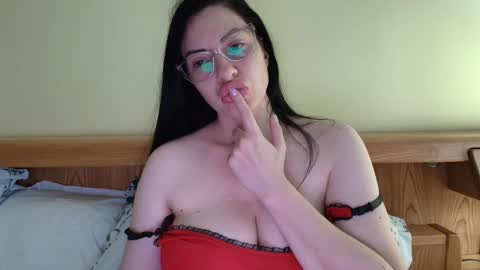 Snapshot of ivoryorchid chatting on 09/29/25, 03:17 Ivory online show from 09/29/25, 03:17