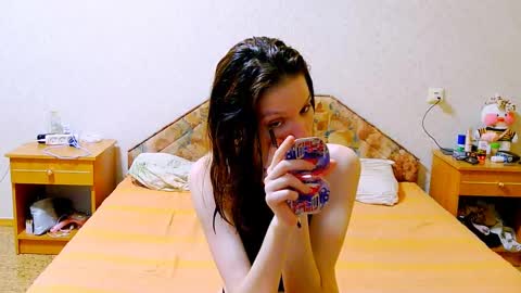 Ivy and Lester online show from 02/09/25, 05:22