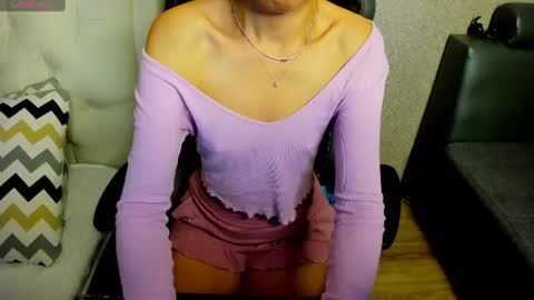 Snapshot of ivy__ross chatting on 06/23/26, 01:47 Ivy online show from 06/23/26, 01:47