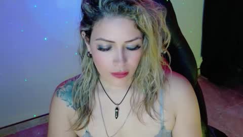 Diana Rojas  online show from 11/25/25, 02:33