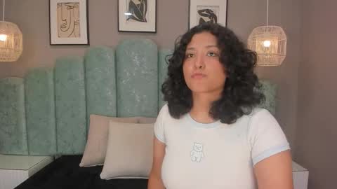 Snapshot of ivy_and_molly chatting on 09/10/25, 08:31 Ivy and Molly online show from 09/10/25, 08:31