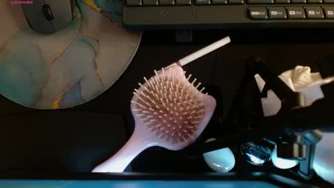 Snapshot of ivy_gail chatting on 02/19/25, 07:06  IVY online show from 02/19/25, 07:06