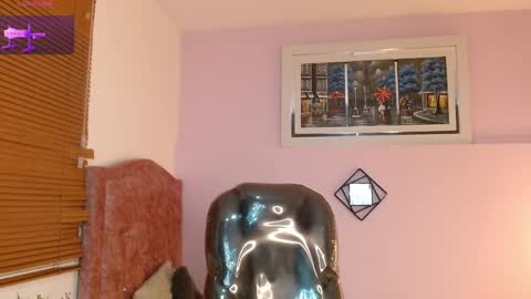 Snapshot of ivy_gail chatting on 02/26/25, 07:09  IVY online show from 02/26/25, 07:09