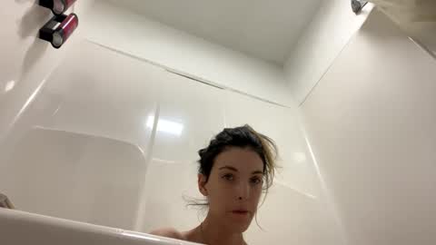 ivy_rose90 online show from 04/29/26, 01:43