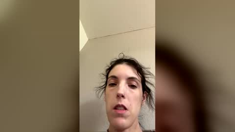 ivy_rose90 online show from 06/12/26, 08:41