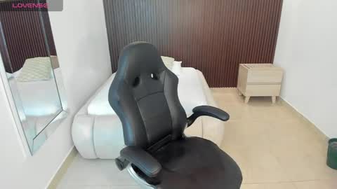 Snapshot of ivy_rosse7 chatting on 05/19/26, 12:33 IVY online show from 05/19/26, 12:33