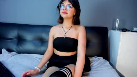 IVY GOTH online show from 02/03/26, 07:19