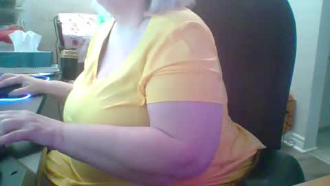 ivyjane3522 online show from 04/27/26, 03:54