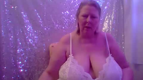 ivyjane3522 online show from 05/02/26, 02:27
