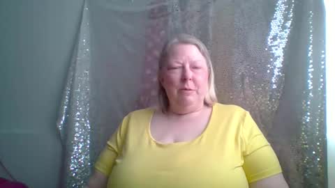 ivyjane3522 online show from 05/18/26, 02:56