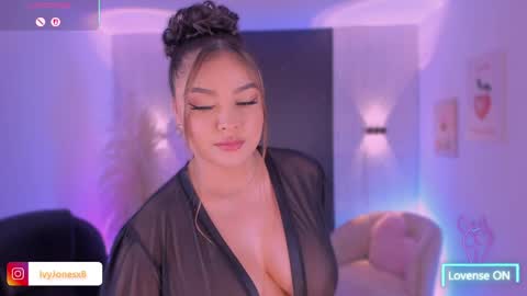 Snapshot of ivyjonesx chatting on 05/15/26, 11:34 Ivy online show from 05/15/26, 11:34