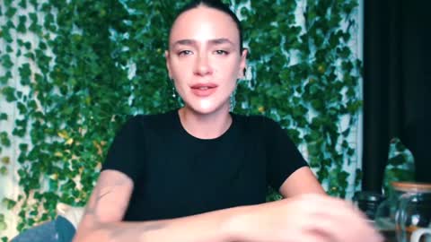 Miss Ivy online show from 12/11/24, 03:58