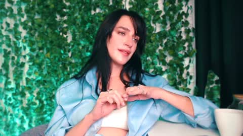 Miss Ivy online show from 12/15/24, 03:31