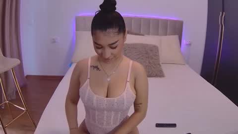 ivymonique online show from 09/24/25, 07:44