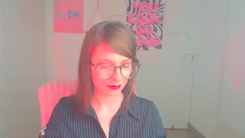 Snapshot of ivynoir_ chatting on 04/15/26, 01:07 Ivy online show from 04/15/26, 01:07