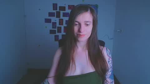 Snapshot of ivynoir_ chatting on 05/02/26, 02:33 Ivy online show from 05/02/26, 02:33