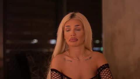 IvyRowa online show from 03/06/26, 06:37