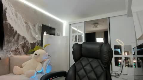 Ivy Belle online show from 02/10/26, 06:06