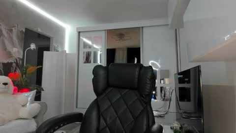 Ivy Belle online show from 02/14/26, 05:48