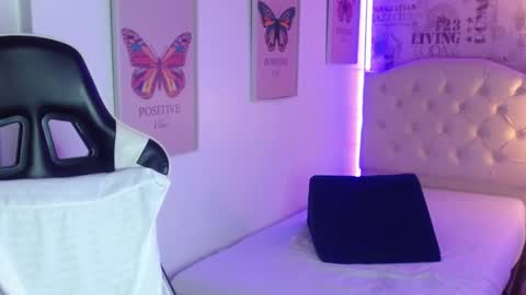 Ivy online show from 02/14/25, 11:42