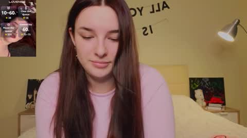 Snapshot of iwi_wi_wi chatting on 03/01/26, 04:09 Daisy online show from 03/01/26, 04:09