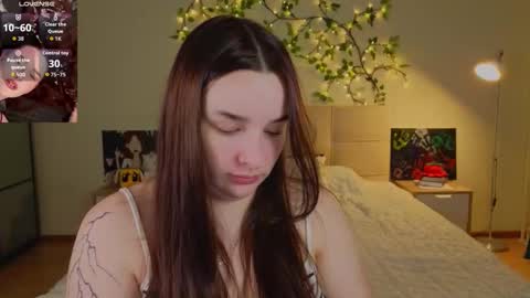 Snapshot of iwi_wi_wi chatting on 03/15/26, 07:42 Daisy online show from 03/15/26, 07:42