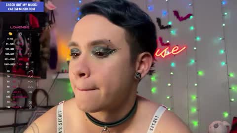 Snapshot of iwillbeyourmuse chatting on 12/20/24, 12:41 Muse hethey online show from 12/20/24, 12:41