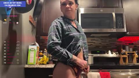 Snapshot of iwillbeyourmuse chatting on 12/24/24, 11:00 Muse hethey online show from 12/24/24, 11:00