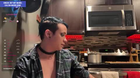 Snapshot of iwillbeyourmuse chatting on 12/25/24, 02:03 Muse hethey online show from 12/25/24, 02:03