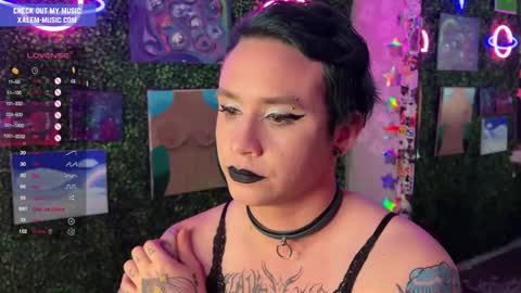 Snapshot of iwillbeyourmuse chatting on 01/17/25, 02:08 Muse hethey online show from 01/17/25, 02:08