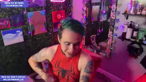 Snapshot of iwillbeyourmuse chatting on 10/22/25, 11:59 Muse hethey online show from 10/22/25, 11:59