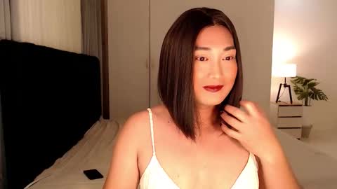 iya_hermosa online show from 12/20/25, 10:33