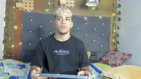 izaack online show from 01/06/25, 03:53